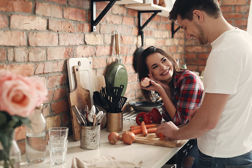 Descubriendo el sabor del amor: Los beneficios de cocinar en pareja