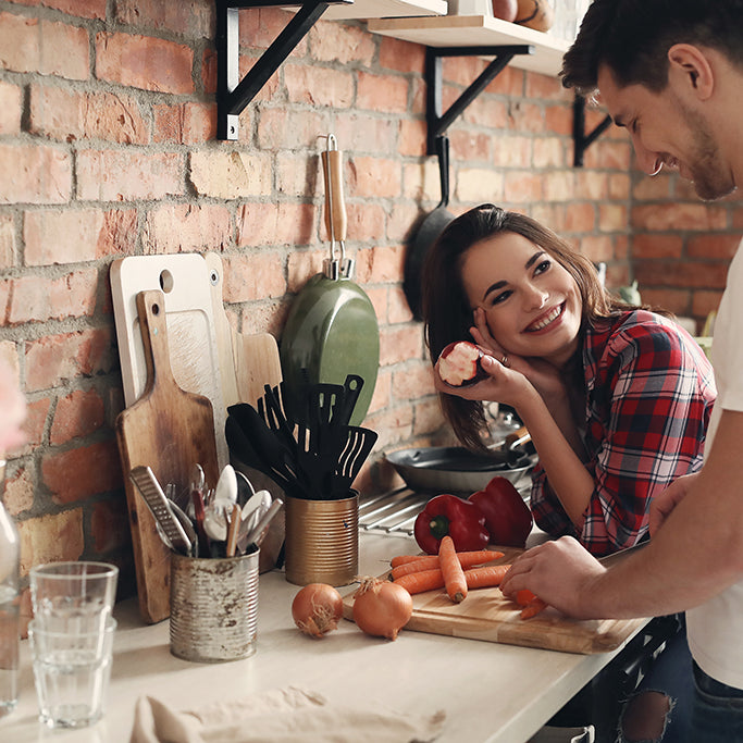 Descubriendo el sabor del amor: Los beneficios de cocinar en pareja