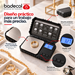 Las básculas para pesaje de oro son ideales para joyerías, talleres de reparación de joyas, fundiciones, refinadoras y otros negocios que trabajan con oro y otros metales preciosos. Estas básculas se destacan por su alta precisión, capacidad de medición de pequeñas cantidades de peso y su facilidad de uso.