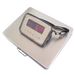 La báscula inalámbrica te permite calibrar y programar por medio del teclado, tiene la función de pesaje por porcentaje, cuenta con la función de conteo de piezas por muestra ademas de alarma de sobrepeso e indica la carga de la batería tando de la plataforma como del indicador.